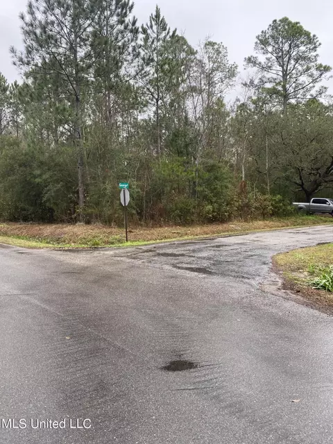 7096 George St, Bay Saint Louis, MS 39520