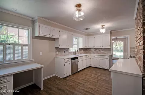 Kitchen - 5338 Briarfield Rd, Jackson, MS 39211 photo 3 of 3