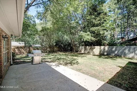 Exterior - 5338 Briarfield Rd, Jackson, MS 39211 photo 5 of 6