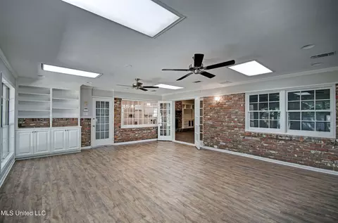 Living - 5338 Briarfield Rd, Jackson, MS 39211 photo 2 of 3