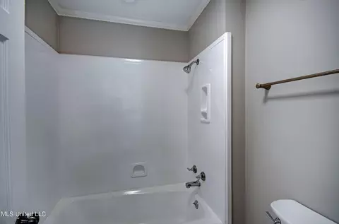 Bath - 5338 Briarfield Rd, Jackson, MS 39211 photo 4 of 4