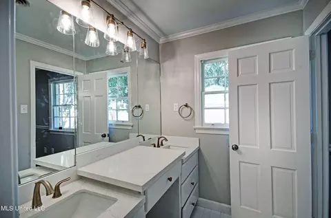 Bath - 5338 Briarfield Rd, Jackson, MS 39211 photo 3 of 4