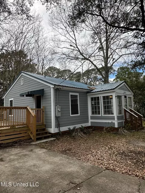 2214 Tyler Ave, Pascagoula, MS 39567