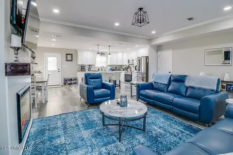 Living - 114 Trevor Ln, Lucedale, MS 39452 photo 2 of 2