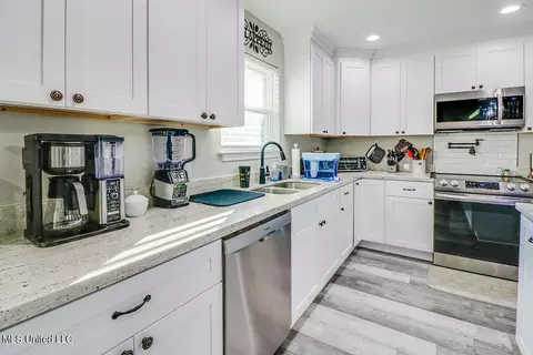 Kitchen - 114 Trevor Ln, Lucedale, MS 39452 photo 2 of 4