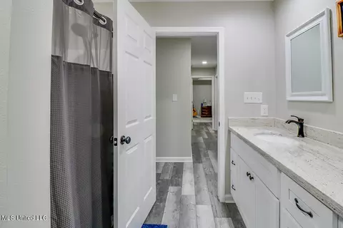 Bath - 114 Trevor Ln, Lucedale, MS 39452 photo 4 of 4