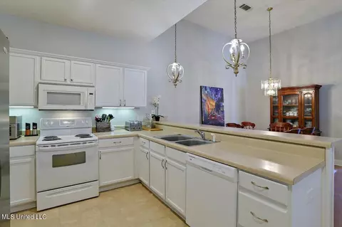 Kitchen - 130 Independence Blvd, Flowood, MS 39232 photo 4 of 4