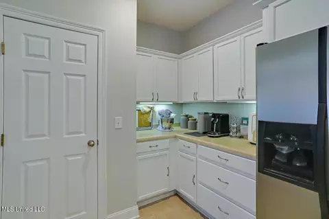 Kitchen - 130 Independence Blvd, Flowood, MS 39232 photo 3 of 4