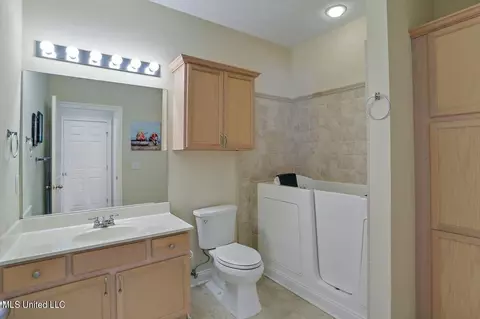 Bath - 130 Independence Blvd, Flowood, MS 39232 photo 2 of 2