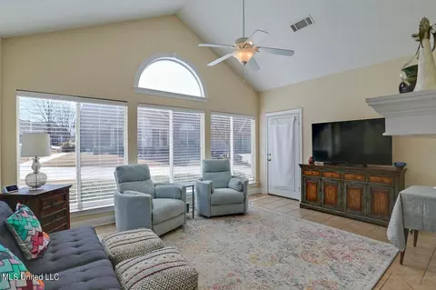 Living - 130 Independence Blvd, Flowood, MS 39232 photo 5 of 6