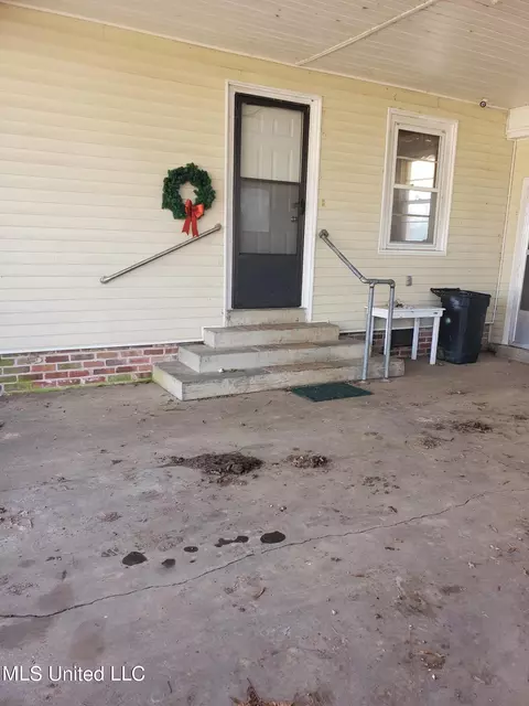 Exterior - 287 Oliver Ave, Sledge, MS 38670 photo 4 of 12