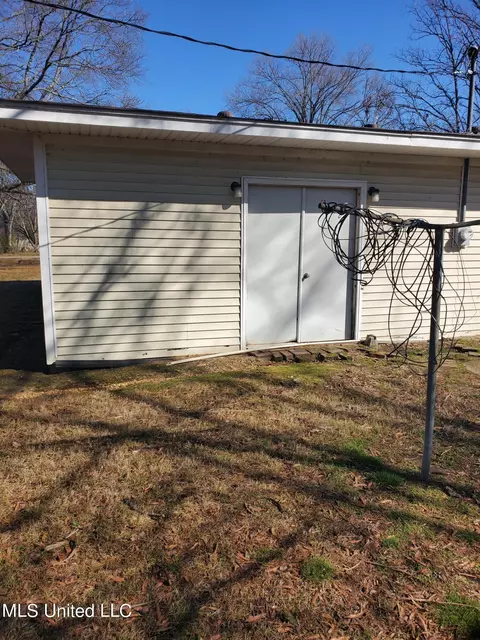 Exterior - 287 Oliver Ave, Sledge, MS 38670 photo 6 of 12