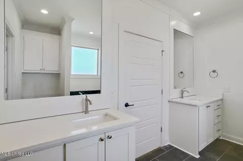 Bath - 101 Trace Pointe Pl, Clinton, MS 39056 photo 1 of 1