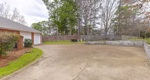 Exterior - 503 Northpointe Pkwy # A, Jackson, MS 39211 photo 4 of 5