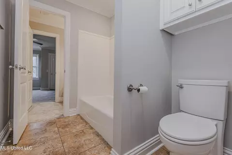 Bath - 503 Northpointe Pkwy # A, Jackson, MS 39211 photo 7 of 8