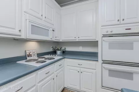 Kitchen - 503 Northpointe Pkwy # A, Jackson, MS 39211 photo 2 of 2