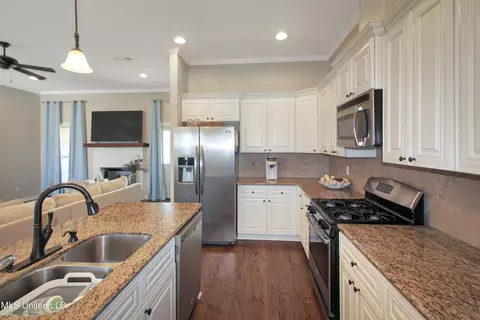 Kitchen - 137 Kaden Ln, Canton, MS 39046 photo 1 of 4