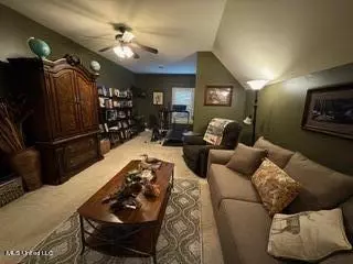 Living - 2585 Atticus Ln, Nesbit, MS 38651 photo 4 of 4