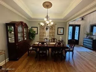 Dining - 2585 Atticus Ln, Nesbit, MS 38651 photo 2 of 3