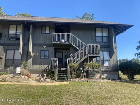 255 Lanai Vlg, Diamondhead, MS 39525