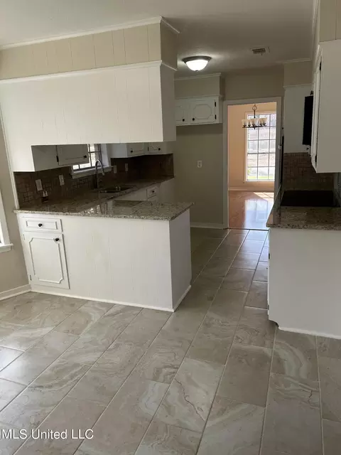 170 Northgate Blvd, Jackson, MS 39206 photo 2