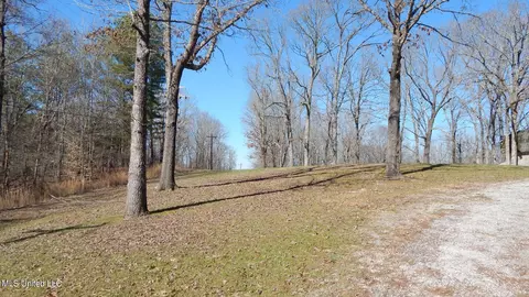 242 Kimes Cv, Sardis, MS 38666