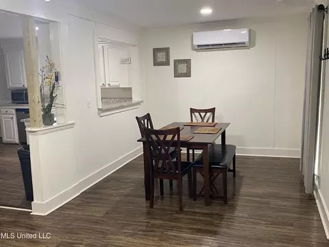 Dining - 600 Smith Co Rd 142, Morton, MS 39117 photo 1 of 2