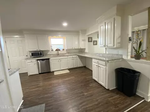 Kitchen - 600 Smith Co Rd 142, Morton, MS 39117 photo 1 of 5