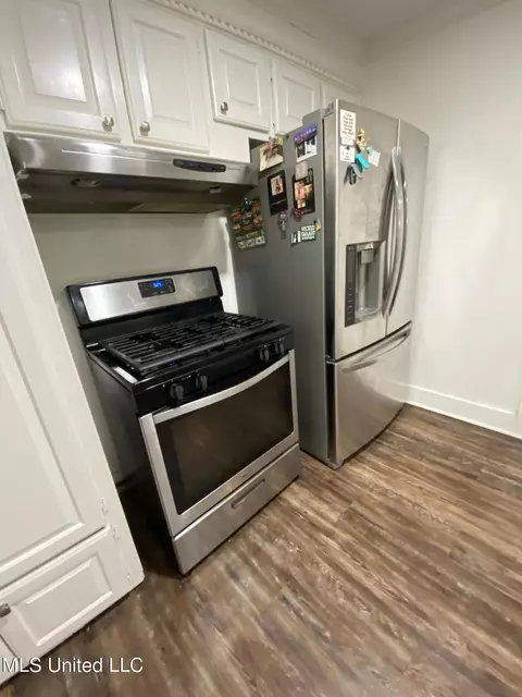 Kitchen - 600 Smith Co Rd 142, Morton, MS 39117 photo 5 of 5
