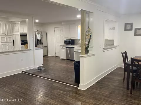 Entry Way - 600 Smith Co Rd 142, Morton, MS 39117 photo 1 of 1