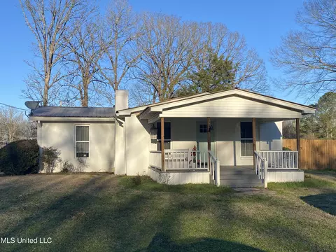 600 Smith Co Rd 142, Morton, MS 39117