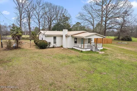 Exterior - 600 Smith Co Rd 142, Morton, MS 39117 photo 2 of 14