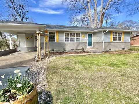 905 Lee Ave, Crystal Springs, MS 39059