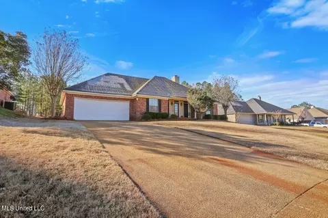 Exterior - 109 Spring Valley Dr, Brandon, MS 39047 photo 2 of 7