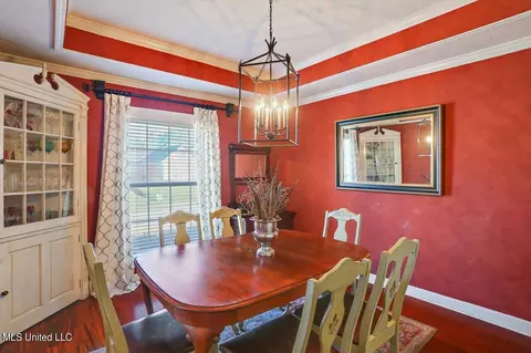 Dining - 109 Spring Valley Dr, Brandon, MS 39047 photo 3 of 4