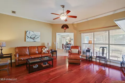 Living - 109 Spring Valley Dr, Brandon, MS 39047 photo 1 of 5