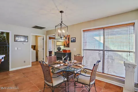 Dining - 109 Spring Valley Dr, Brandon, MS 39047 photo 1 of 4
