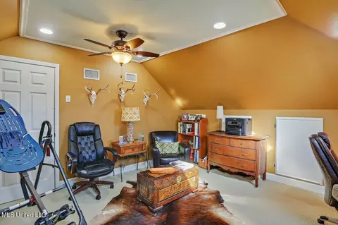 Living - 109 Spring Valley Dr, Brandon, MS 39047 photo 5 of 5