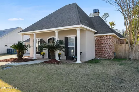 135 Sea Oaks Blvd, Long Beach, MS 39560
