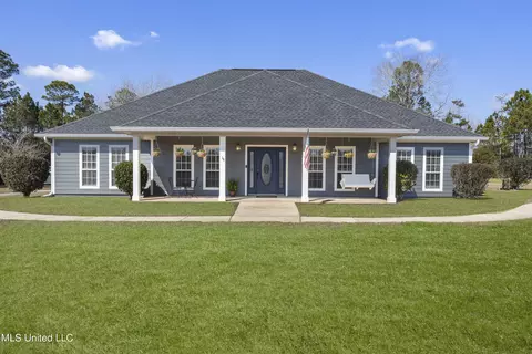 12160 Alamor St, Biloxi, MS 39532