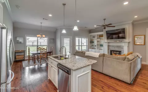 Kitchen - 216 Buttonwood Ln, Canton, MS 39046 photo 7 of 8
