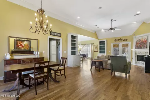 Dining - 206 Lighthouse Ln, Brandon, MS 39047 photo 1 of 3