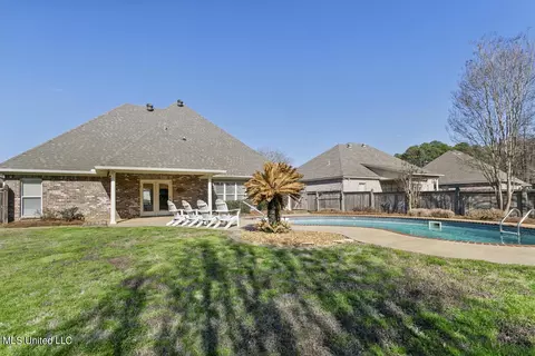 Exterior - 206 Lighthouse Ln, Brandon, MS 39047 photo 5 of 5