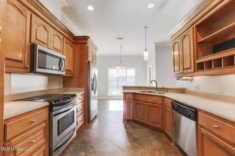 Kitchen - 105 Cedar Green Cove Cv, Canton, MS 39046 photo 2 of 3