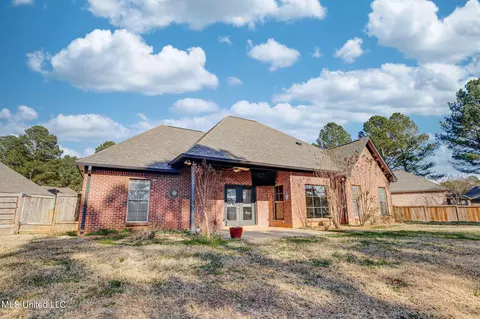 Exterior - 105 Cedar Green Cove Cv, Canton, MS 39046 photo 9 of 9