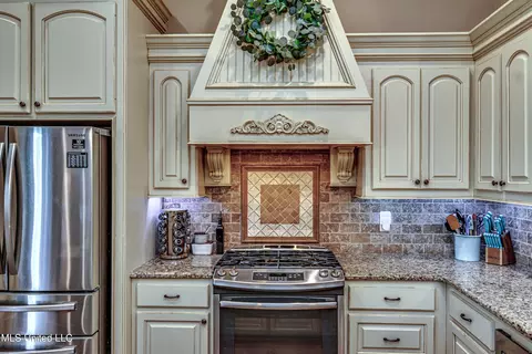 Kitchen - 406 Winterfield Way, Brandon, MS 39042 photo 1 of 6
