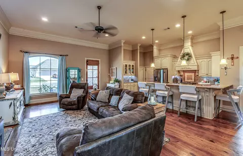 Living - 406 Winterfield Way, Brandon, MS 39042 photo 2 of 5