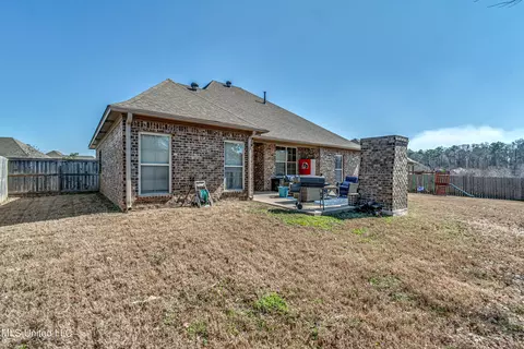Exterior - 406 Winterfield Way, Brandon, MS 39042 photo 3 of 13
