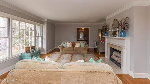 Living - 4466 E Ridge Dr, Jackson, MS 39211 photo 3 of 7