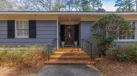 Exterior - 4466 E Ridge Dr, Jackson, MS 39211 photo 7 of 9